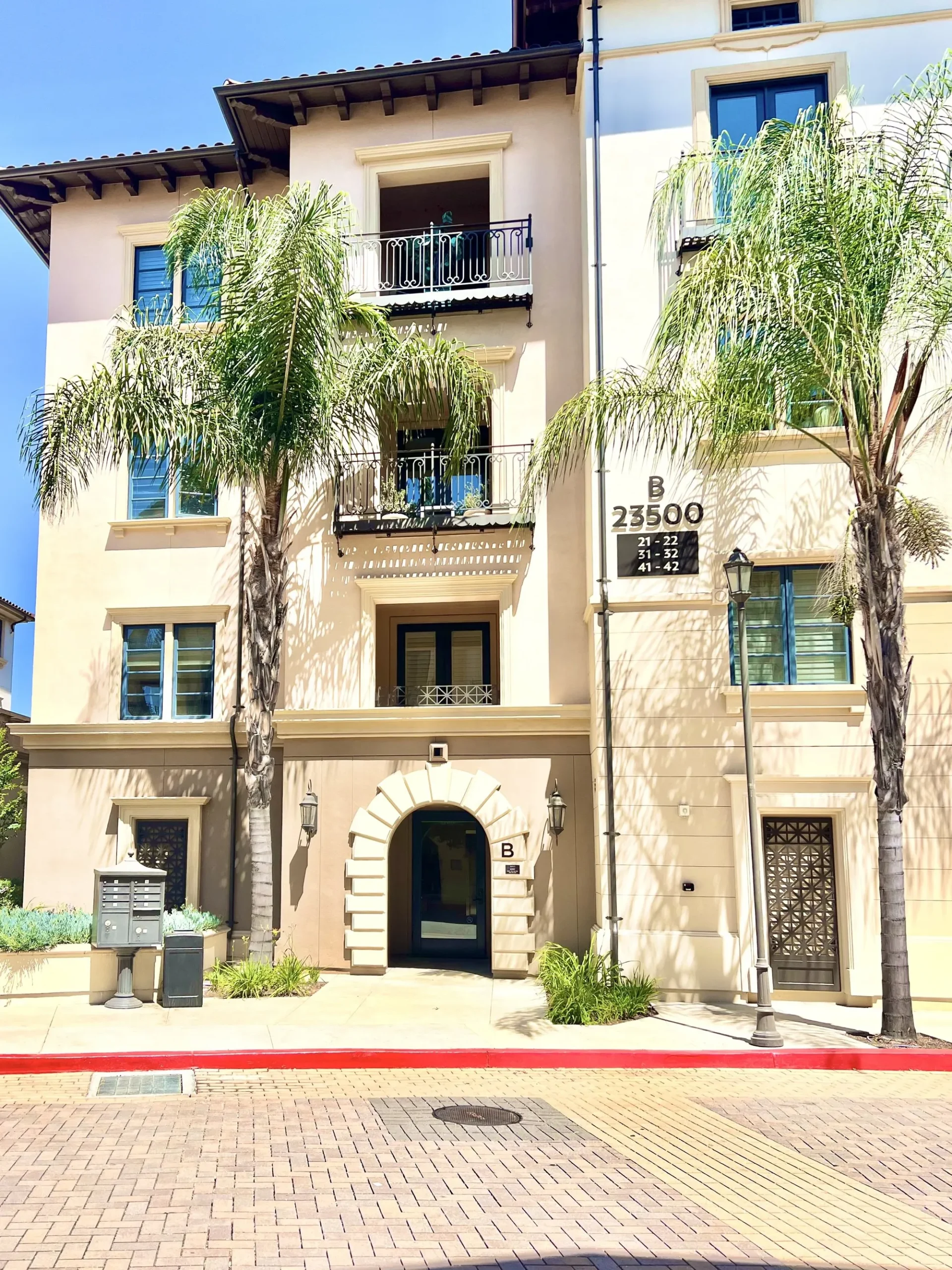 23500 Park Sorrento - B22