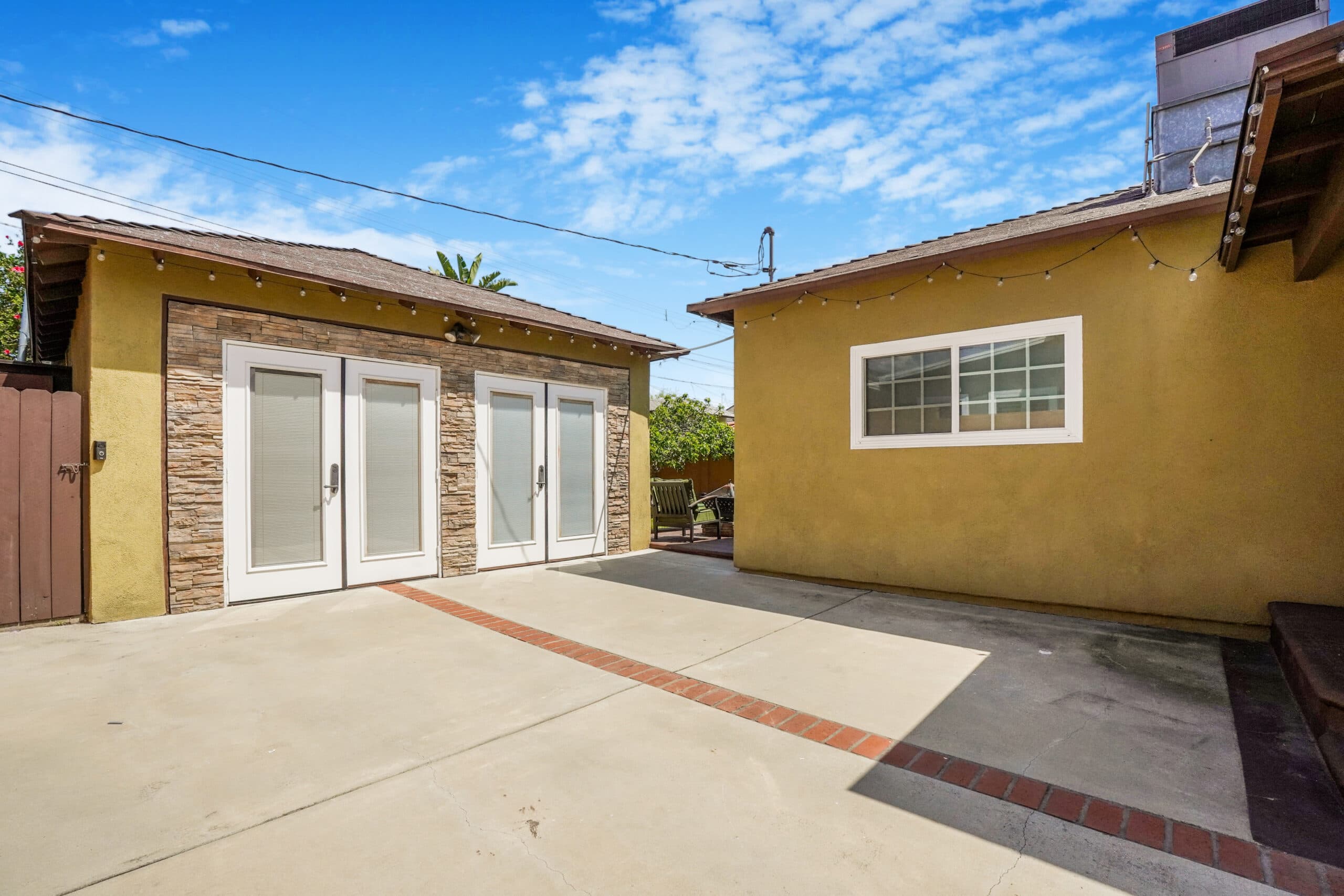 2812 North Buena Vista Street, Unit B